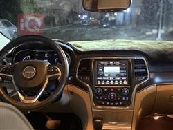 جیپ گراند شیرۆکی